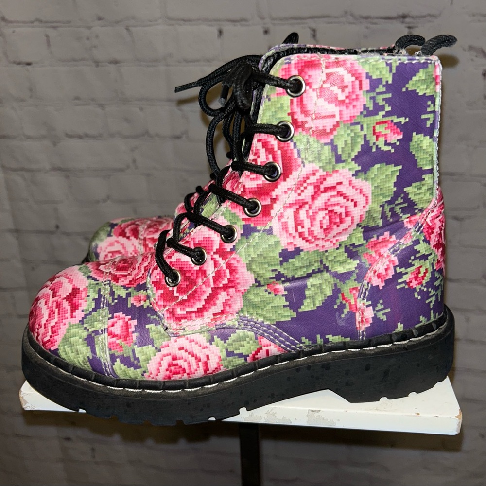 T.U.K. Anarchic Digital Rose boots size 7
